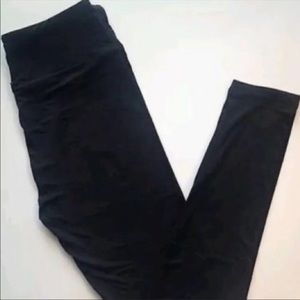 LulaRoe Tall and Curvy Black Leggings